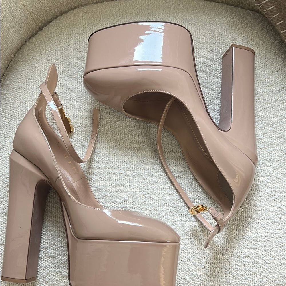 Valentino Tan-Go Round Toe Platform Pumps Nude Heels